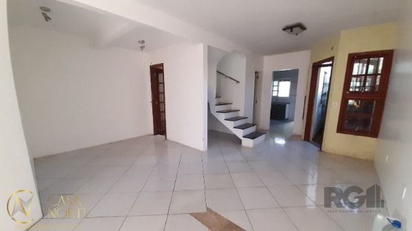Casa à venda com 3 quartos, 190m², 1 suíte, 2 vagas, Rua Samuel Wainstein no bairro Hípica em Porto Alegre