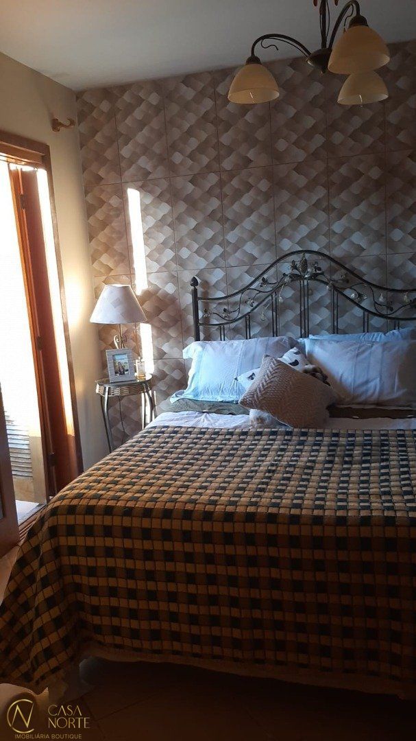 Casa à venda com 4 quartos, 195m², 2 suítes, 3 vagas, Rua dos Guananas no bairro Espírito Santo em Porto Alegre