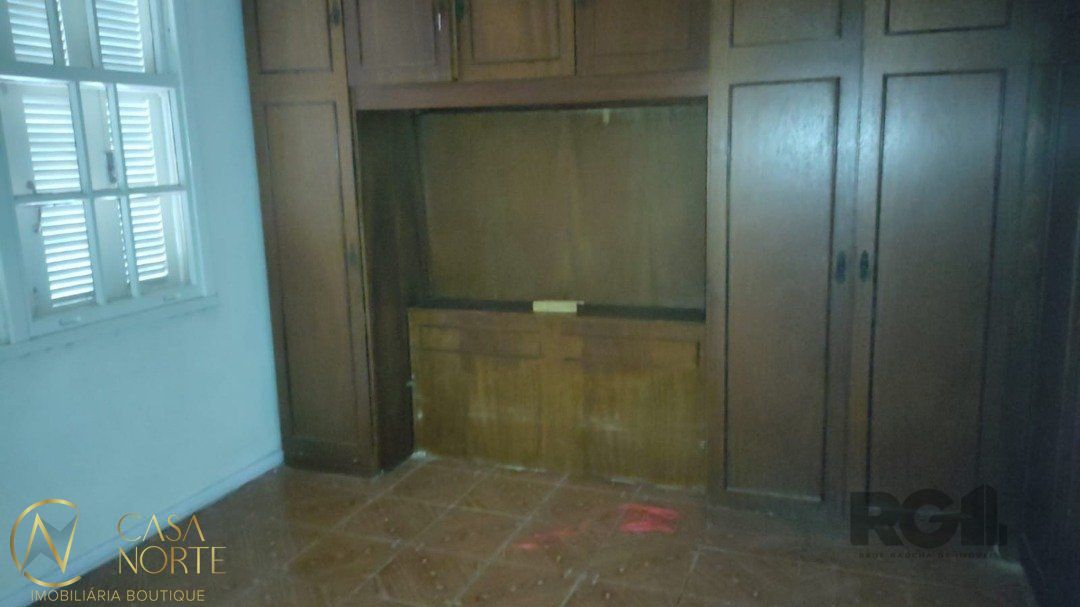 Casa à venda com 4 quartos, 130m², Rua Coronel Jaime da Costa Pereira no bairro Partenon em Porto Alegre