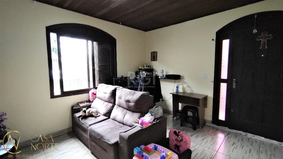 Casa à venda com 2 quartos, 90m², 6 vagas, Rua Sezefredo Ignacio de Oliveira no bairro Passo das Pedras em Porto Alegre