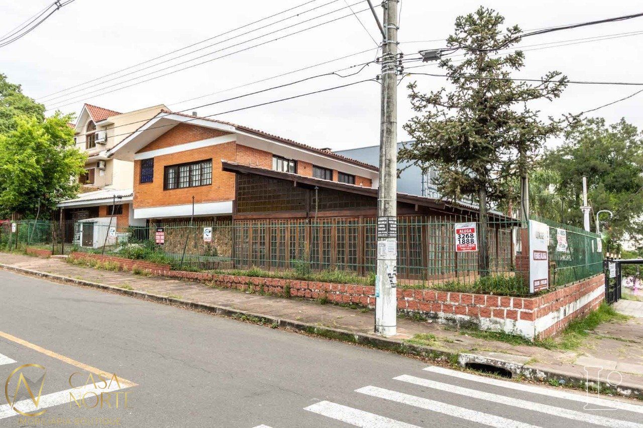 Casa Comercial à venda , 350m², Rua Doutor Dias de Carvalho no bairro Tristeza em Porto Alegre