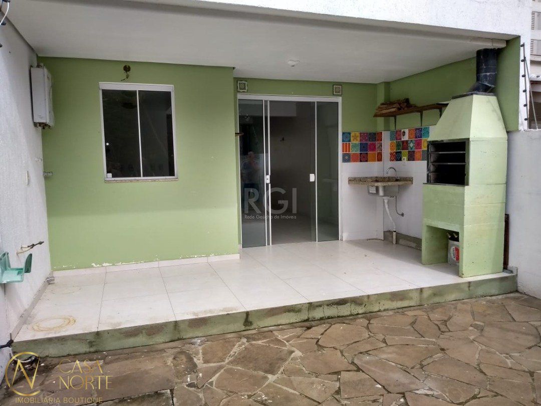 Casa à venda com 2 quartos, 131m², 2 suítes, 2 vagas, Rua Claudio da Silva Pinto no bairro Espírito Santo em Porto Alegre