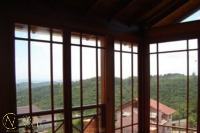 Casa à venda com 3 quartos, 270m², 1 suíte, Estrada das Furnas no bairro Vila Nova em Porto Alegre
