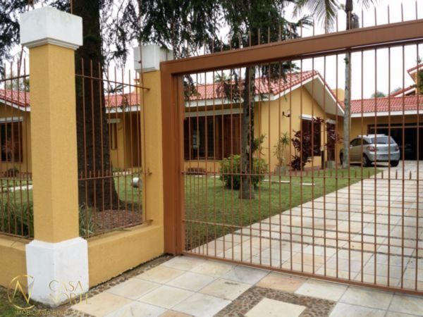 Casa à venda com 4 quartos, 416m², 2 suítes, 5 vagas, Rua Chavantes no bairro Vila Assunção em Porto Alegre