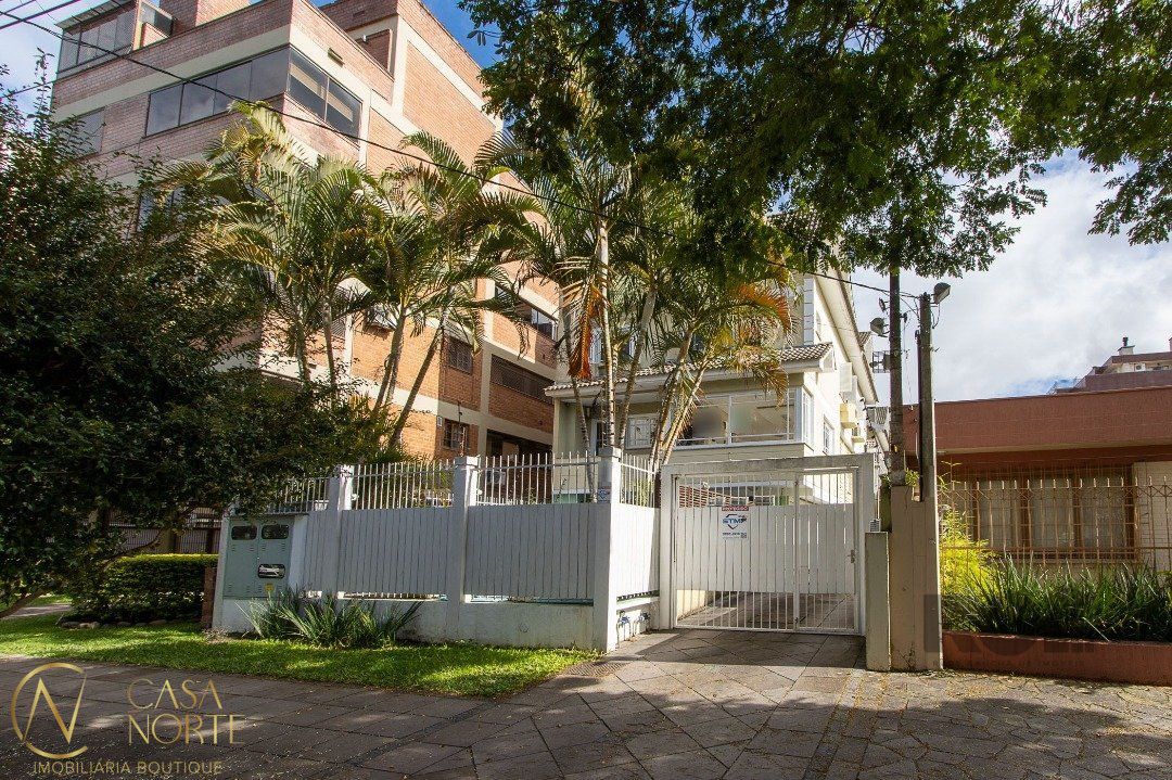 Casa de Condomínio à venda com 3 quartos, 191m², 1 suíte, 2 vagas, Rua José Gomes no bairro Tristeza em Porto Alegre