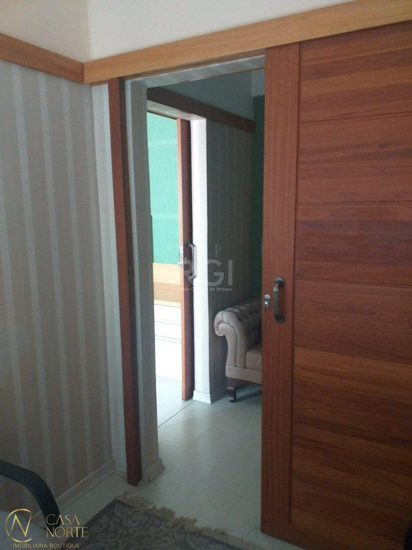 Sala Comercial à venda , 28m², 1 vaga, Rua José de Alencar no bairro Menino Deus em Porto Alegre