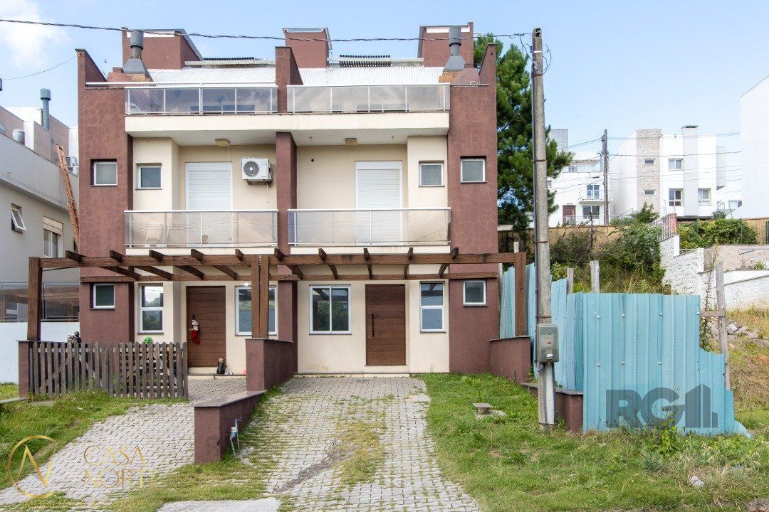 Casa à venda com 3 quartos, 149m², 1 suíte, 2 vagas, Rua Senador Mondin no bairro Aberta dos Morros em Porto Alegre