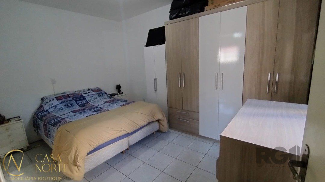 Casa à venda com 4 quartos, 168m², 2 suítes, 5 vagas, Avenida Nilo Ruschel no bairro Morro Santana em Porto Alegre