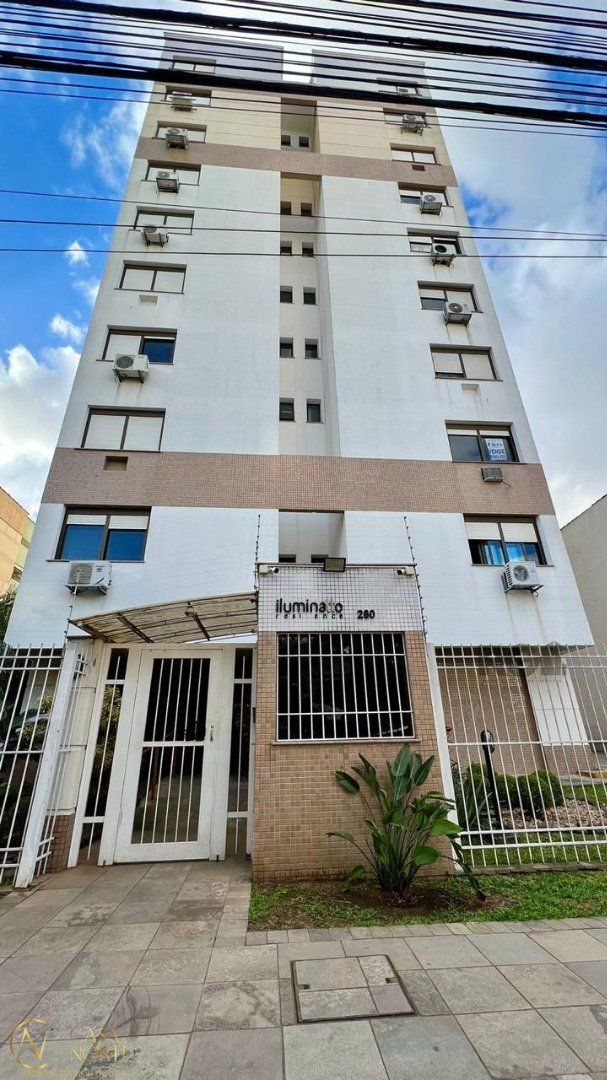 Apartamento à venda com 3 quartos, 83m², 1 suíte, 1 vaga, Rua Domingos Crescencio no bairro Santana em Porto Alegre