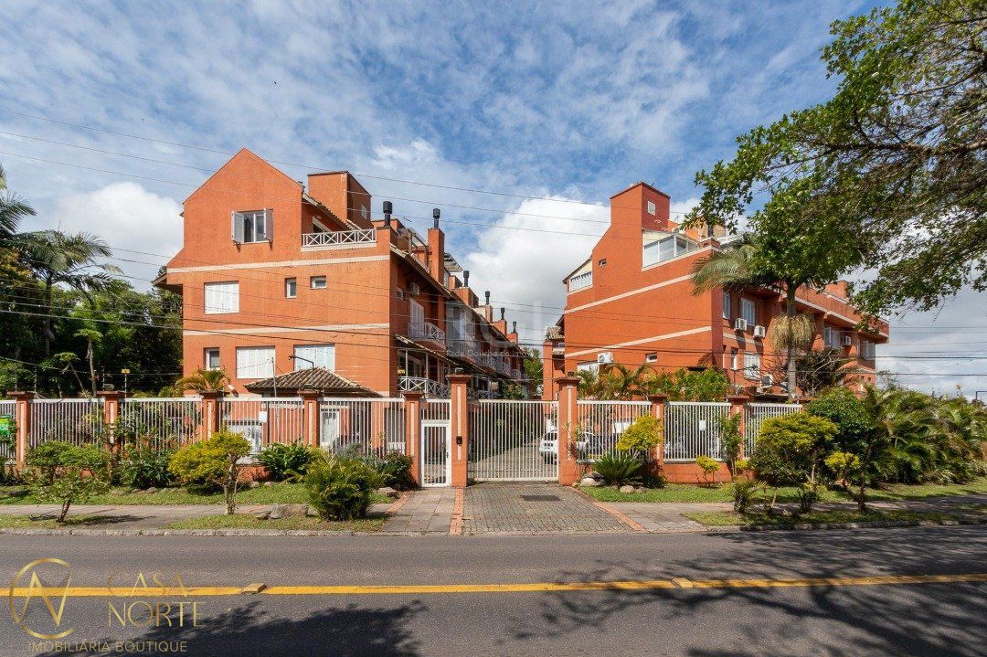 Casa de Condomínio à venda com 4 quartos, 252m², 1 suíte, 2 vagas, Avenida Guaiba no bairro Vila Assunção em Porto Alegre