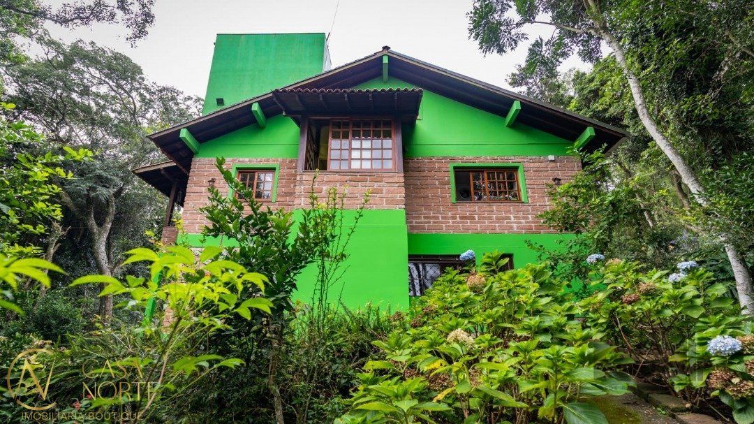 Casa à venda com 6 quartos, 562m², 5 vagas, Rua Monteverde no bairro Cascata em Porto Alegre