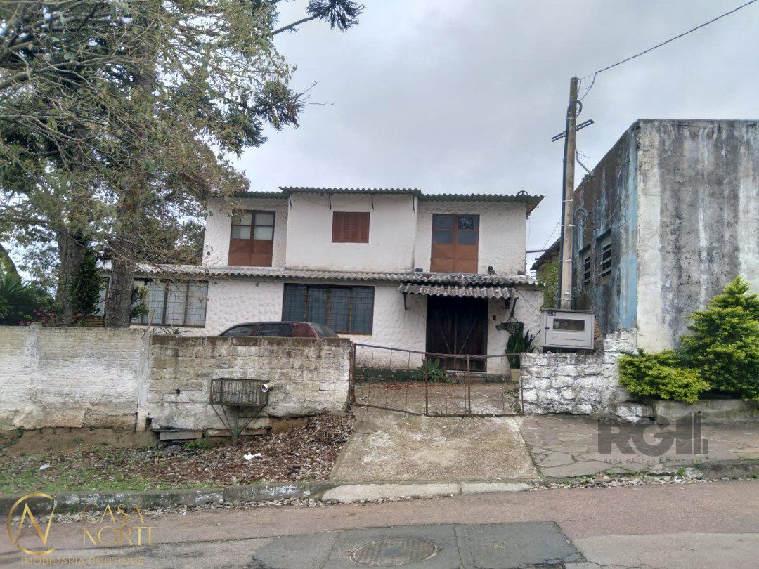 Casa à venda com 5 quartos, 200m², Rua Victor Silva no bairro Camaquã em Porto Alegre