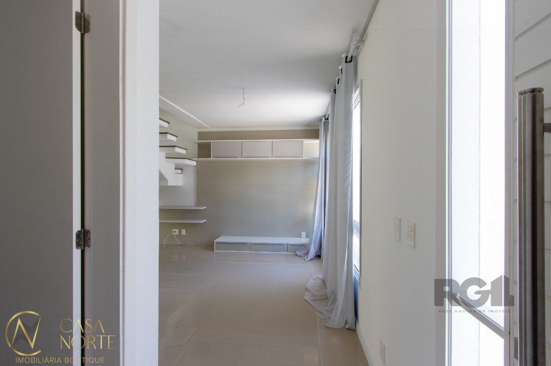 Casa de Condomínio à venda com 3 quartos, 197m², 1 suíte, 2 vagas, Rua Intendente Alfredo Azevedo no bairro Glória em Porto Alegre