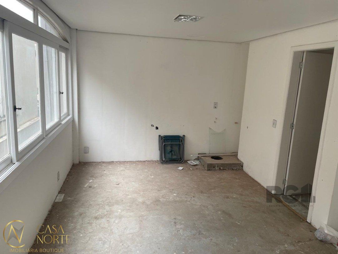 Sala Comercial à venda com 1 quarto, 70m², Rua Comendador Caminha no bairro Moinhos de Vento em Porto Alegre