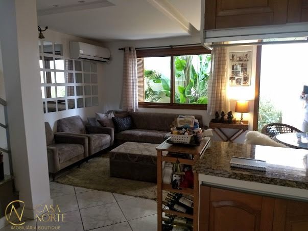 Casa de Condomínio à venda com 3 quartos, 70m², 1 suíte, 1 vaga, Avenida Alcides Maia no bairro Sarandi em Porto Alegre
