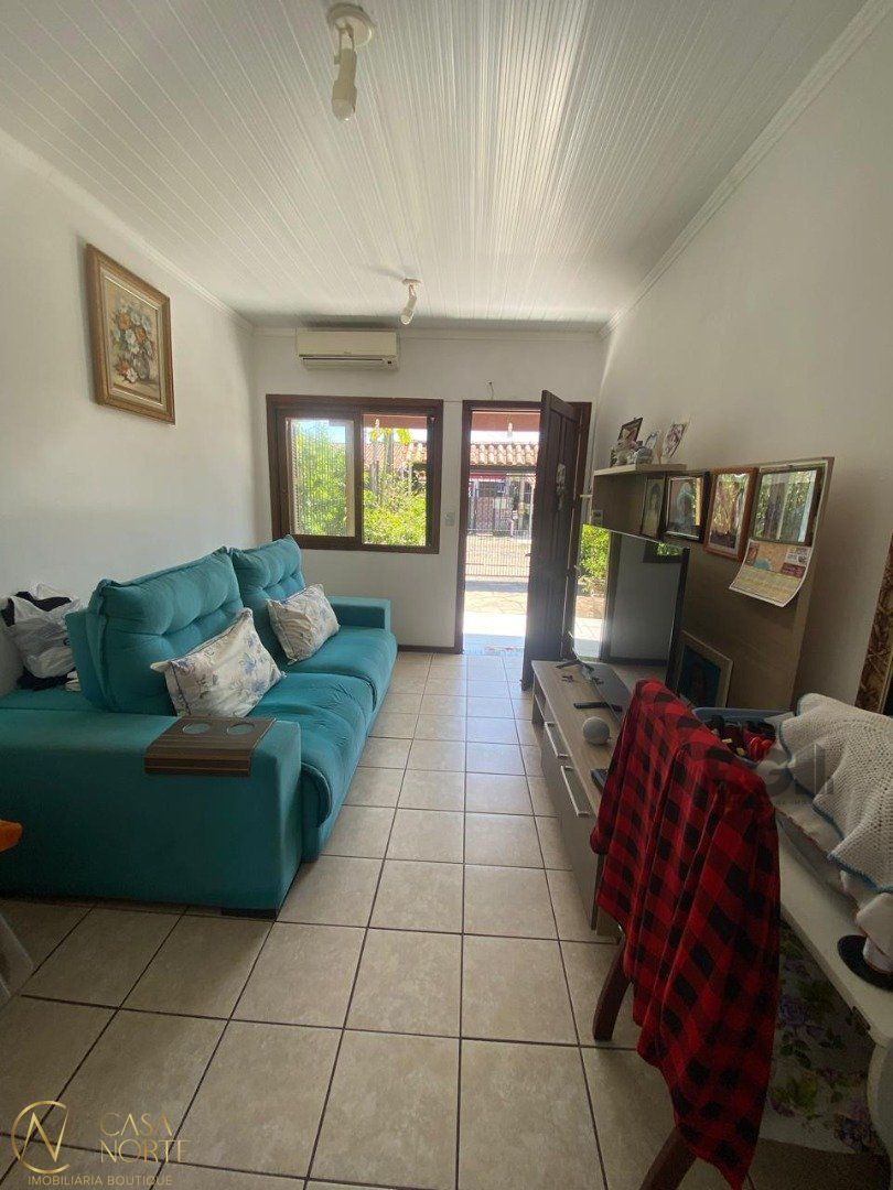 Casa à venda com 2 quartos, 49m², 2 vagas, Rua Pedro Faria no bairro Hípica em Porto Alegre