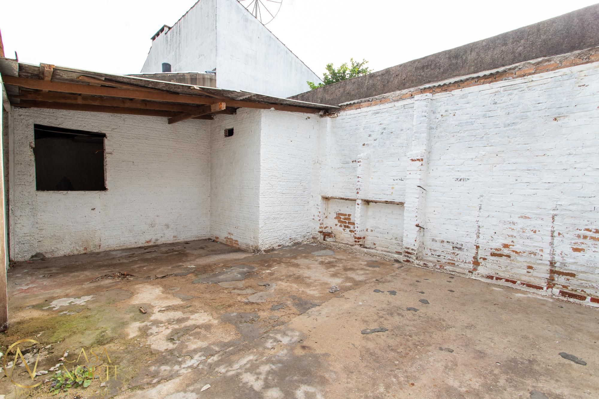 Casa à venda com 2 quartos, 65m², 2 vagas, Rua Fábio de Barros no bairro Nonoai em Porto Alegre