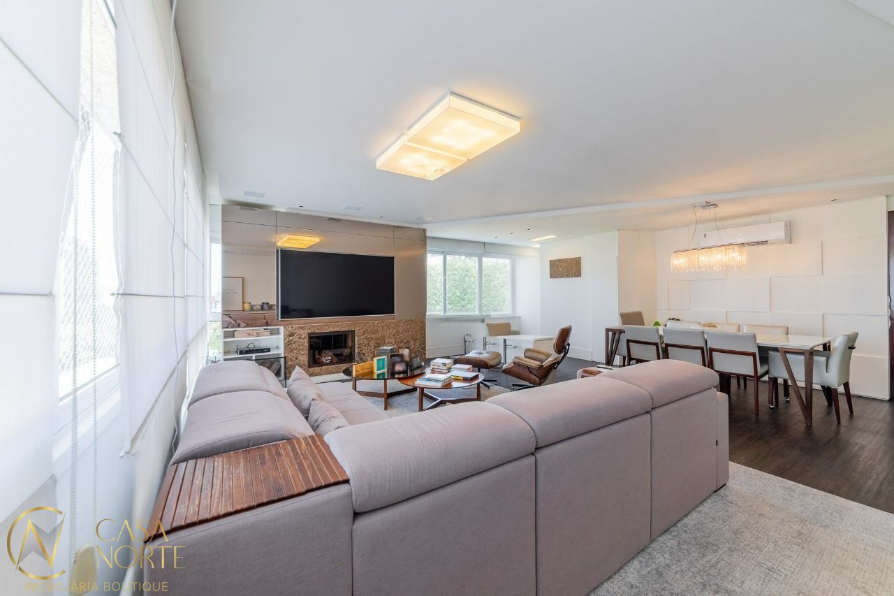 Apartamento à venda com 3 quartos, 140m², 1 suíte, 2 vagas, Avenida Luiz Manoel Gonzaga no bairro Três Figueiras em Porto Alegre