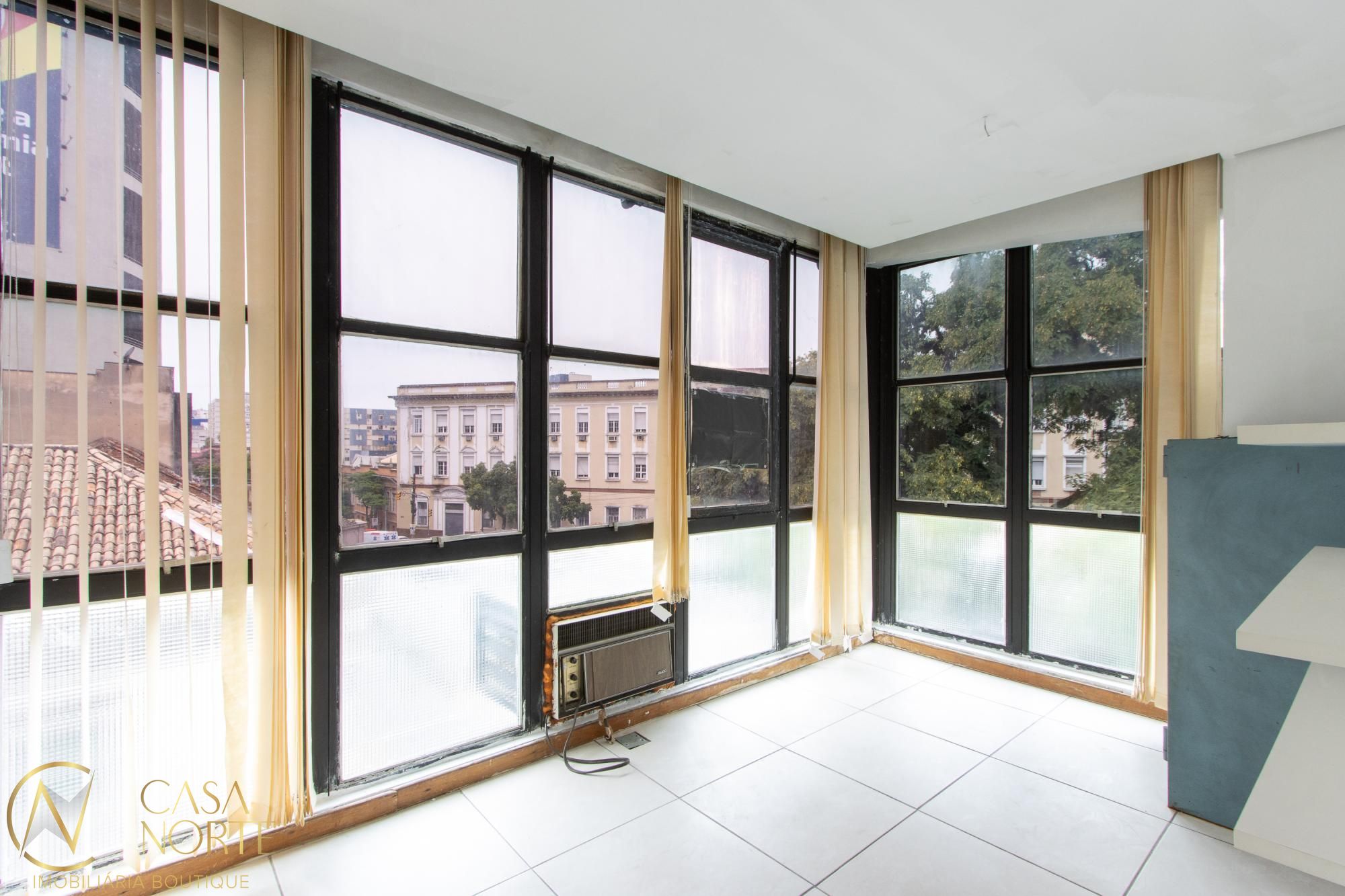 Sala Comercial à venda , 35m², Praça Dom Feliciano no bairro Centro Histórico em Porto Alegre