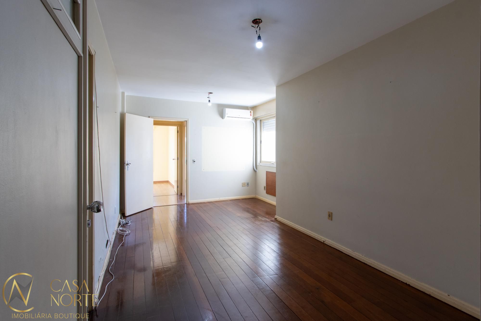 Apartamento à venda com 2 quartos, 76m², 1 vaga, Praça Nações Unidas no bairro Petrópolis em Porto Alegre