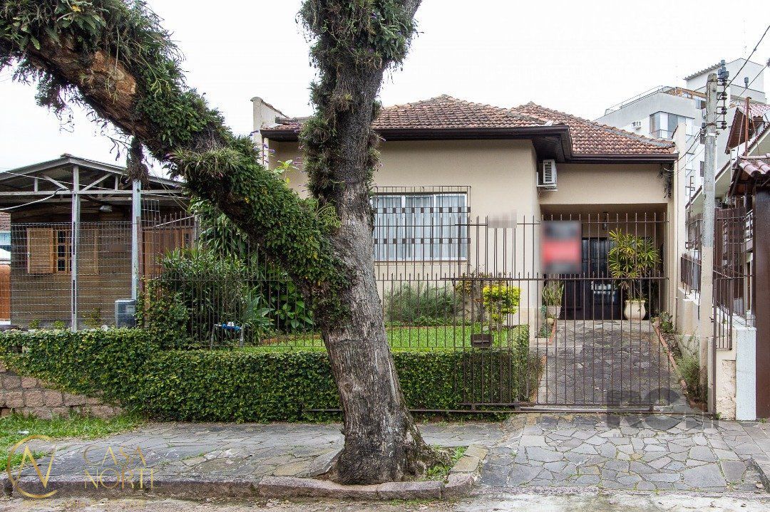 Casa à venda com 3 quartos, 120m², 3 vagas, Rua Landel de Moura no bairro Tristeza em Porto Alegre