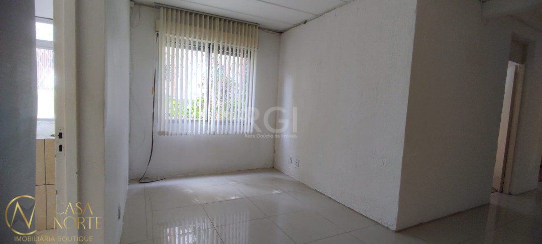 Apartamento à venda com 3 quartos, 69m², 1 vaga, Avenida Romeu Samarani Ferreira no bairro Vila Nova em Porto Alegre