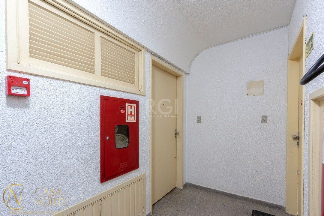 Apartamento à venda com 2 quartos, 67m², 1 vaga, Rua Salvio Soares no bairro Nonoai em Porto Alegre