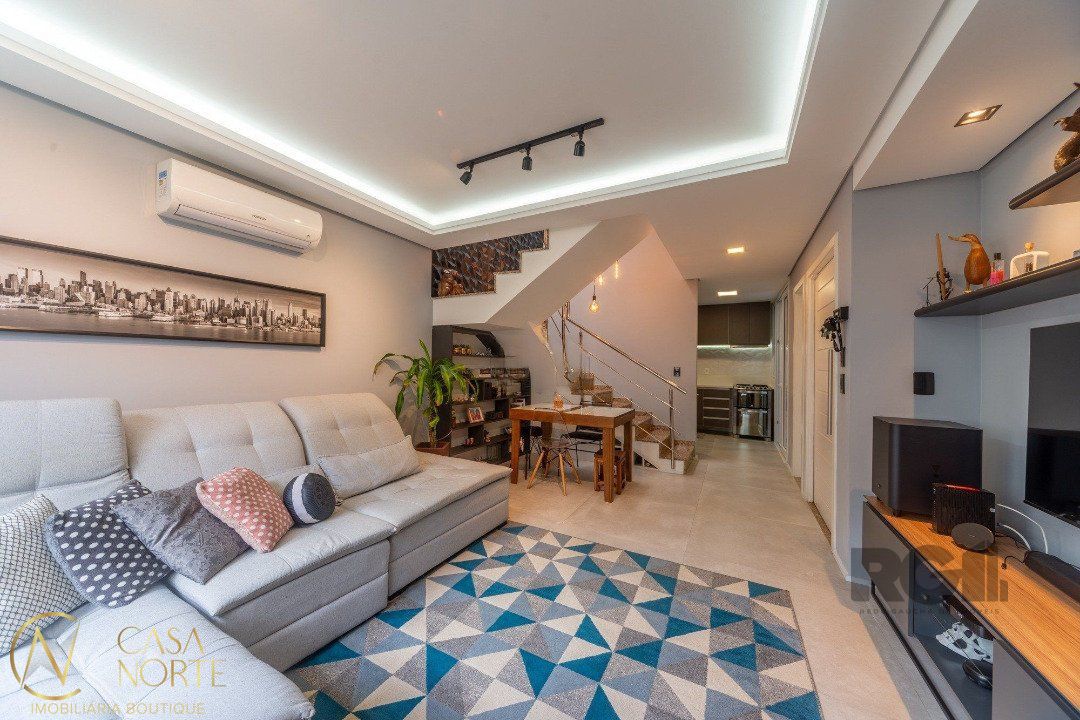 Casa de Condomínio à venda com 3 quartos, 155m², 3 suítes, 2 vagas, Rua Cangussu no bairro Nonoai em Porto Alegre