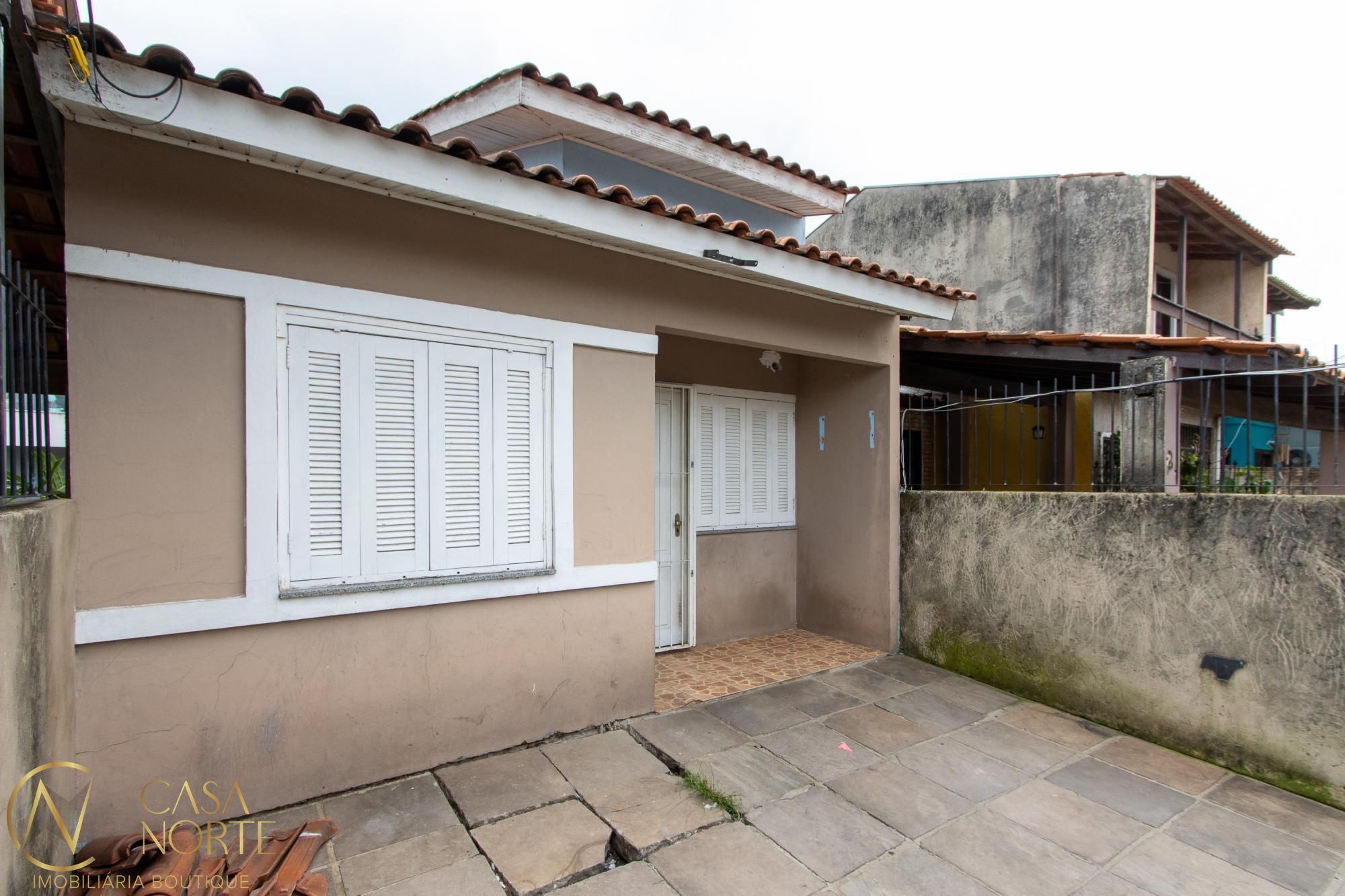 Casa à venda com 2 quartos, 77m², 1 vaga, Rua Silvestre Sauter no bairro Hípica em Porto Alegre