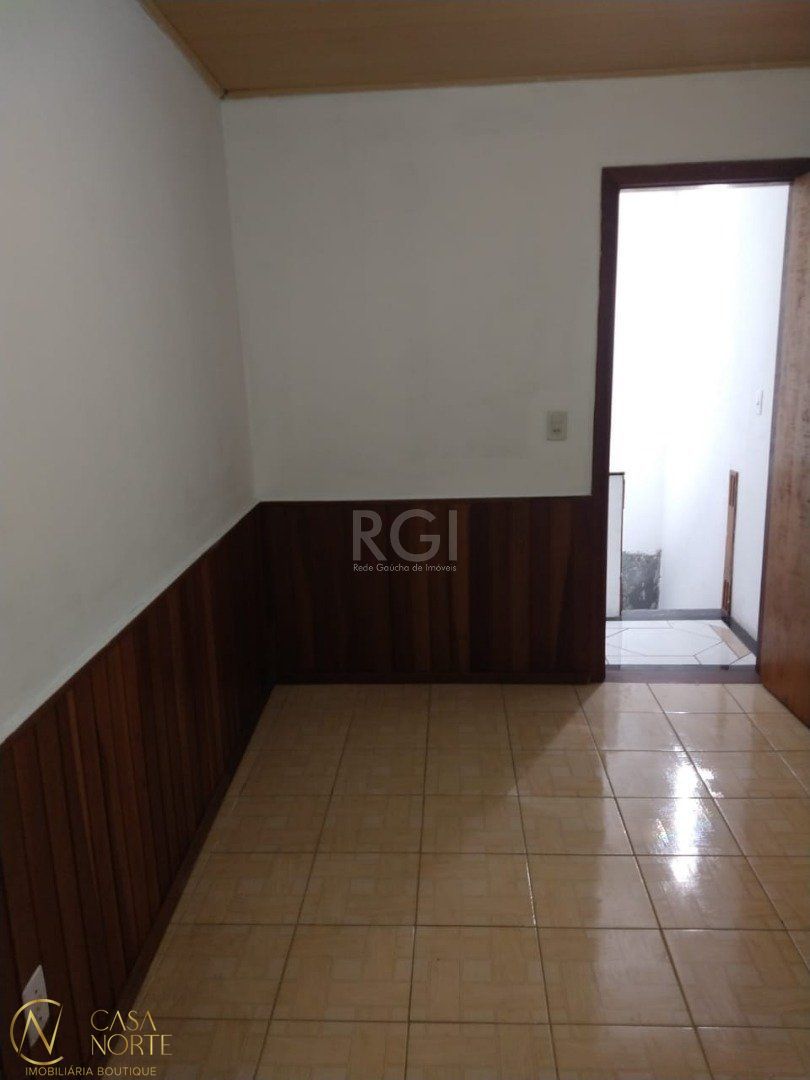 Casa à venda com 3 quartos, 123m², 1 suíte, 2 vagas, Rua João Costi no bairro Hípica em Porto Alegre