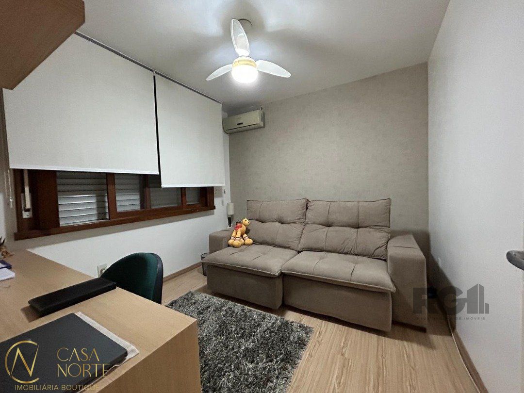 Cobertura à venda com 3 quartos, 162m², 1 suíte, 2 vagas, Rua Assunção no bairro Jardim Lindóia em Porto Alegre