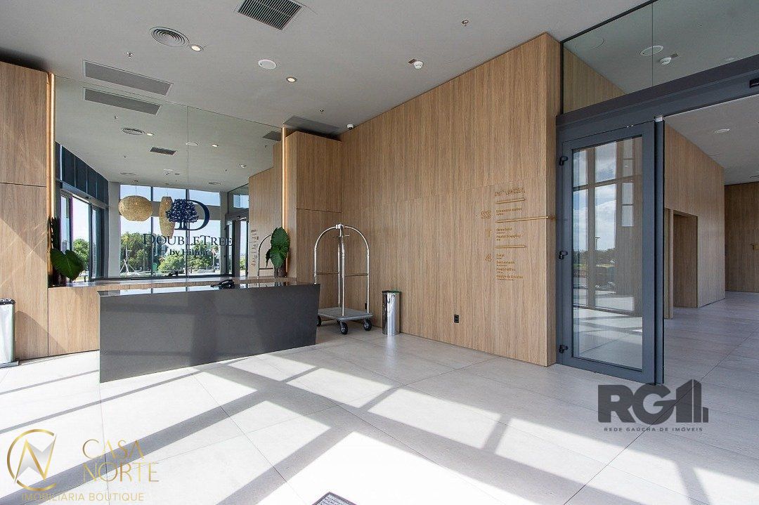 Sala Comercial à venda , 28m², 1 vaga, Avenida Padre Cacique no bairro Praia de Belas em Porto Alegre