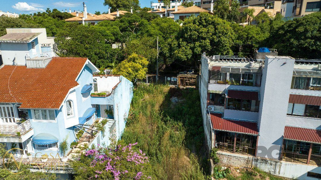 Terreno à venda  com 450m², Rua Bororo no bairro Vila Assunção em Porto Alegre