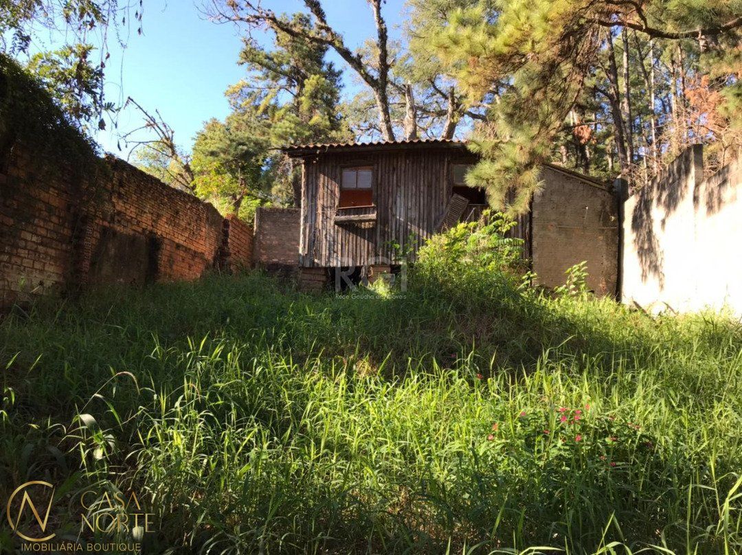 Terreno à venda  com 500m², Avenida Vicente Monteggia no bairro Cavalhada em Porto Alegre