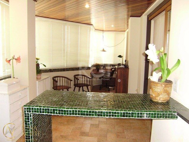 Apartamento à venda com 3 quartos, 116m², 1 suíte, 3 vagas, Rua Doutor Mário Totta no bairro Tristeza em Porto Alegre