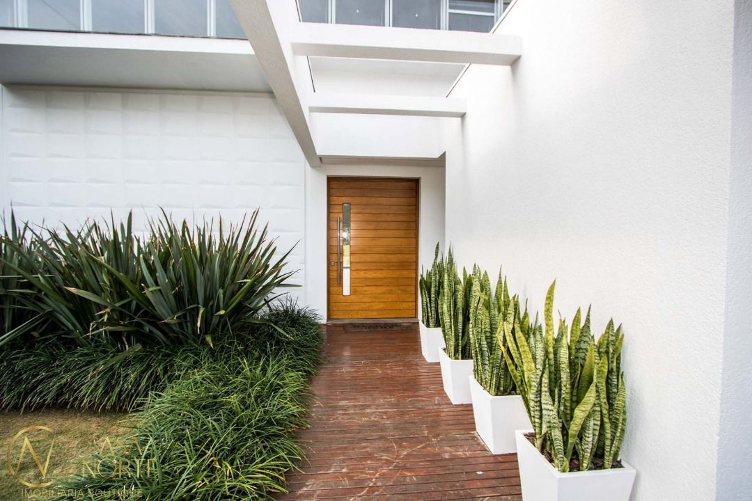 Casa de Condomínio à venda com 4 quartos, 414m², 4 suítes, 3 vagas, Avenida Juca Batista no bairro Chapéu do Sol em Porto Alegre