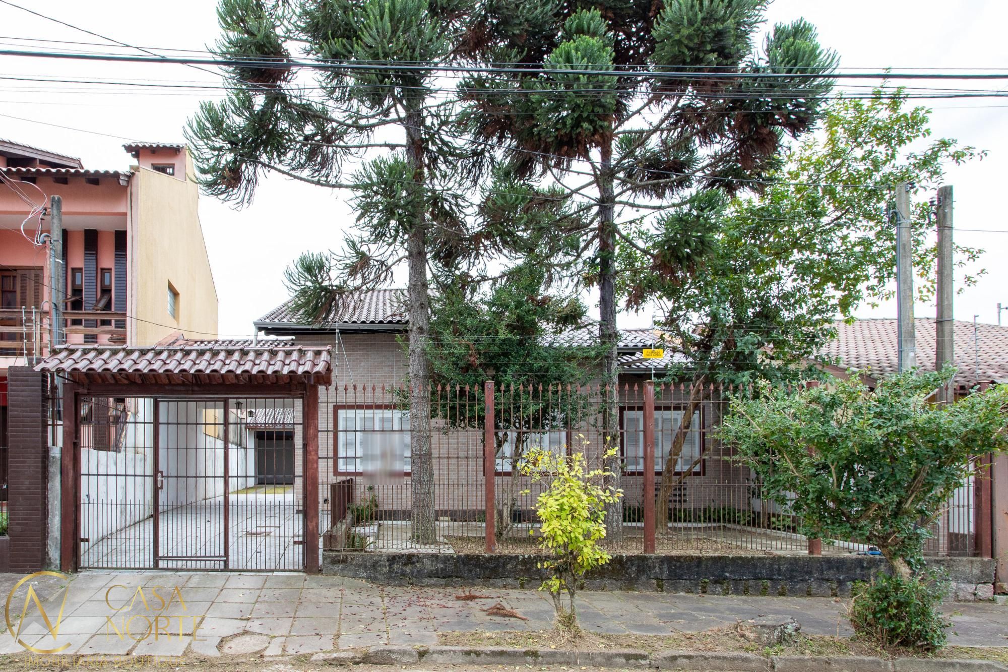 Casa à venda com 3 quartos, 215m², 1 suíte, 2 vagas, Rua Álvaro Pedro da Rosa no bairro Aberta dos Morros em Porto Alegre
