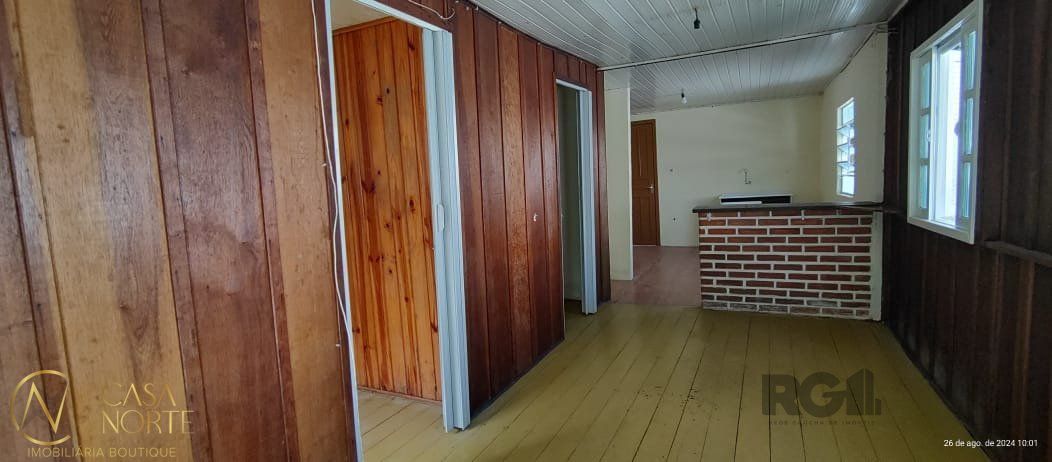 Casa à venda com 2 quartos, 63m², 2 vagas, Rua Aldrovando Leão no bairro Vila Jardim em Porto Alegre