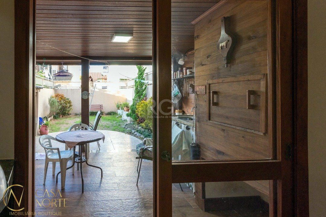 Casa à venda com 3 quartos, 125m², 1 suíte, 2 vagas, Rua Isidoro Bettio no bairro Aberta dos Morros em Porto Alegre