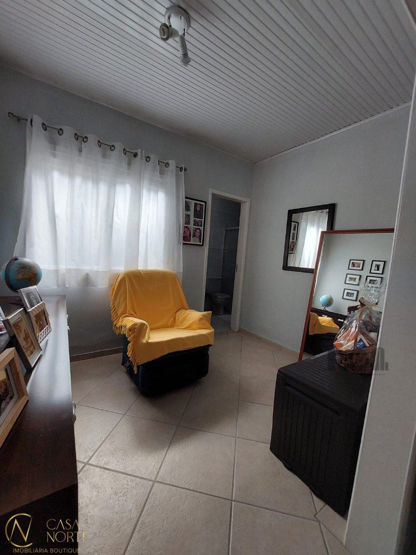 Casa à venda com 1 quarto, 112m², 1 suíte, Rua Doutor Mário Totta no bairro Tristeza em Porto Alegre