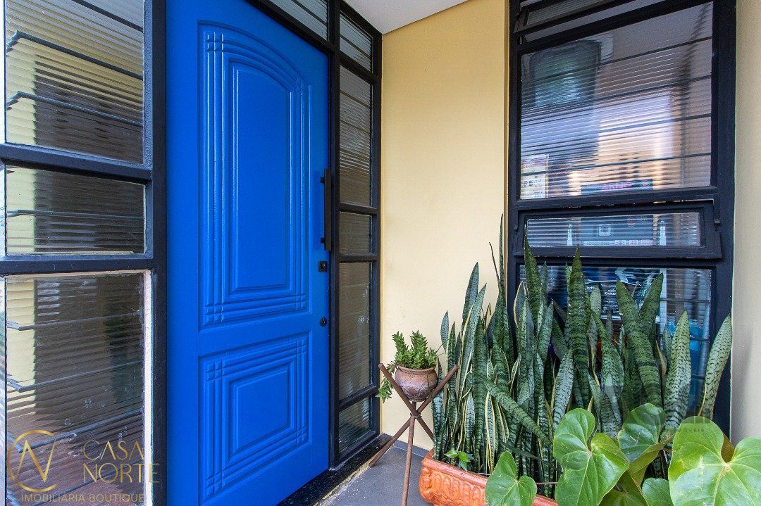 Casa à venda com 3 quartos, 111m², 1 suíte, 2 vagas, Rua Eva Pinto no bairro Hípica em Porto Alegre