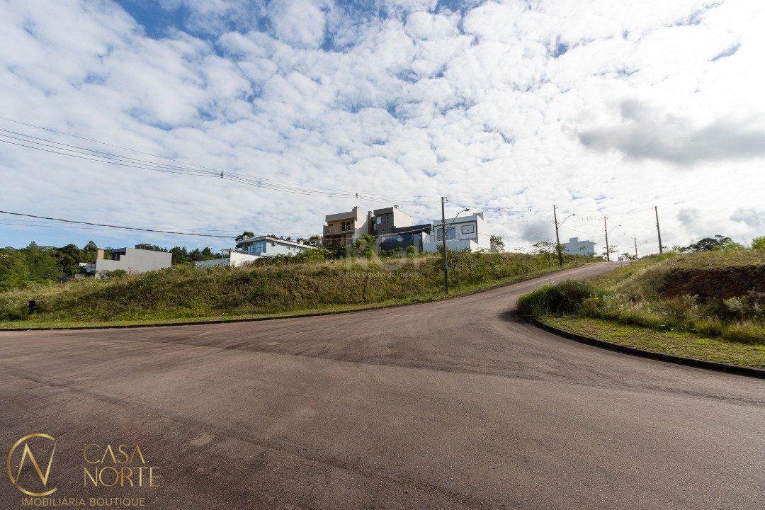 Terreno à venda  com 300m², Estrada Cristiano Kraemer no bairro Vila Nova em Porto Alegre