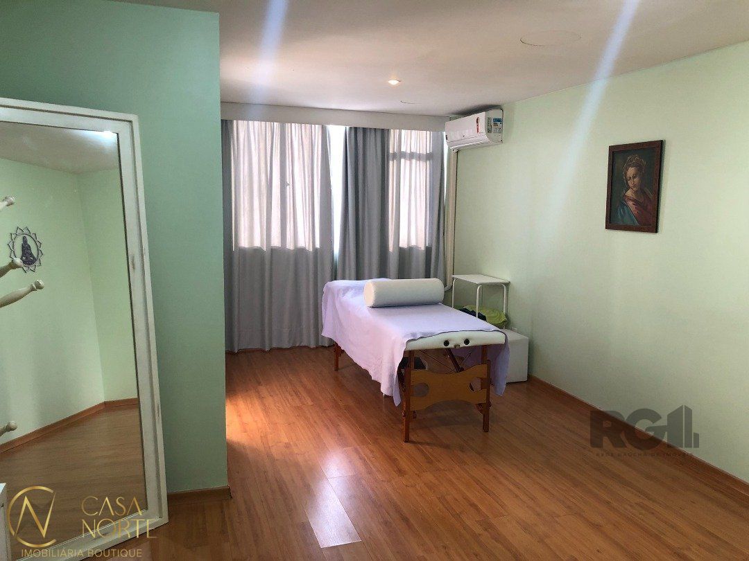 Sala Comercial à venda , 34m², Rua Doutor Mário Totta no bairro Tristeza em Porto Alegre