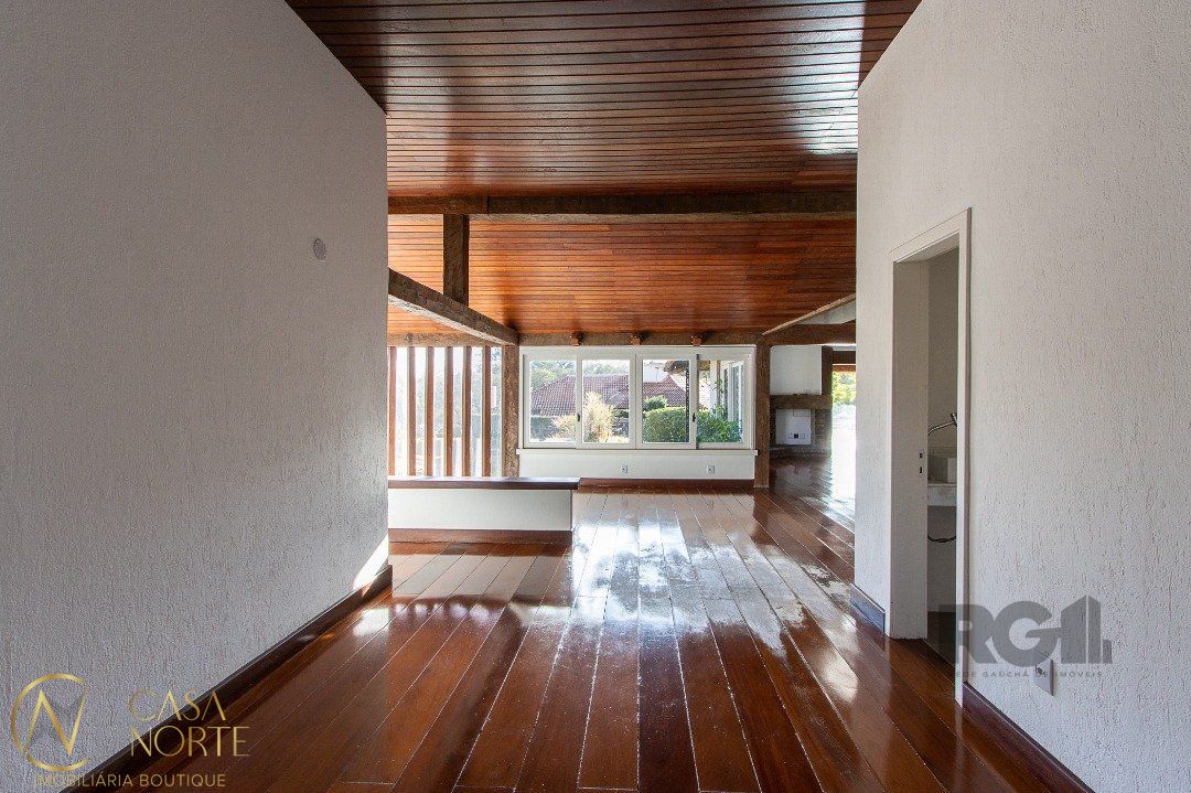 Casa de Condomínio à venda com 5 quartos, 662m², 2 suítes, 4 vagas, Avenida da Cavalhada no bairro Cavalhada em Porto Alegre