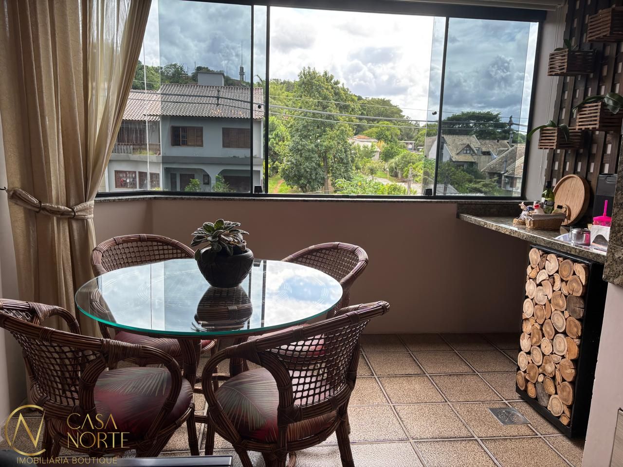 Apartamento à venda com 3 quartos, 102m², 1 suíte, 2 vagas, Avenida Jacuí no bairro Cristal em Porto Alegre