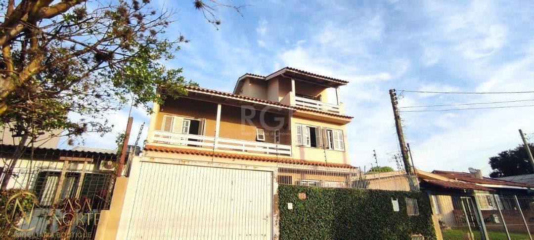 Casa à venda com 3 quartos, 250m², 1 suíte, 2 vagas, Rua Otelo Rosa no bairro Ipanema em Porto Alegre