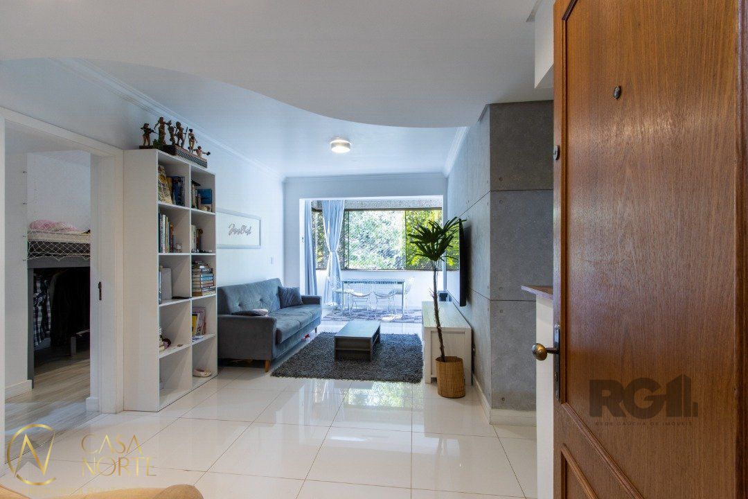 Apartamento à venda com 3 quartos, 89m², 2 suítes, 2 vagas, Rua Itapitocaí no bairro Cristal em Porto Alegre
