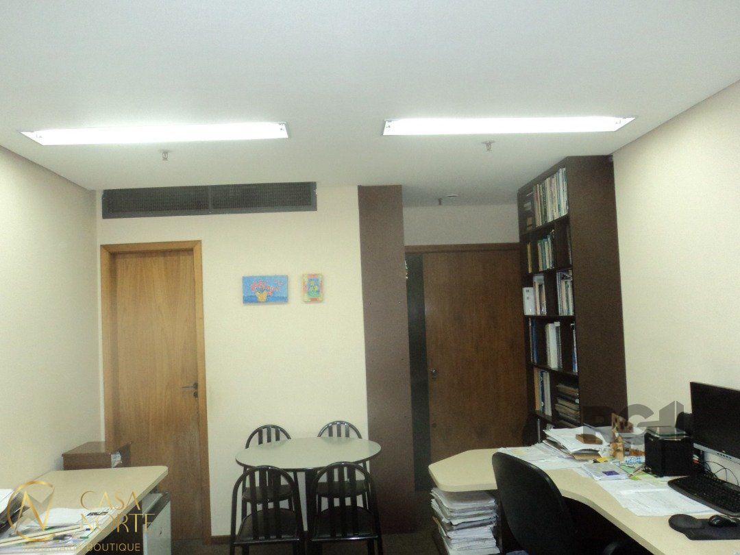 Sala Comercial à venda , 25m², Avenida Carlos Gomes no bairro Auxiliadora em Porto Alegre