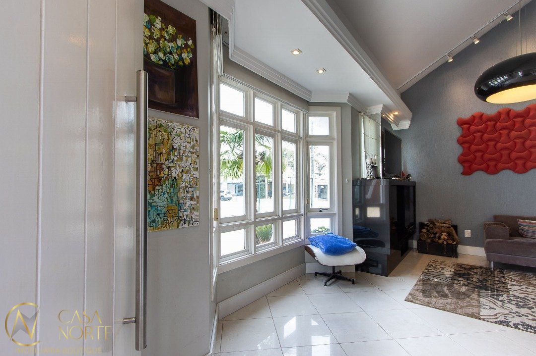 Casa de Condomínio à venda com 5 quartos, 298m², 4 suítes, Avenida Ecoville no bairro Sarandi em Porto Alegre