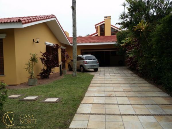 Casa à venda com 4 quartos, 416m², 2 suítes, 5 vagas, Rua Chavantes no bairro Vila Assunção em Porto Alegre